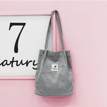 Afbeelding in Gallery-weergave laden, Corduroy draagtas met letterpatch