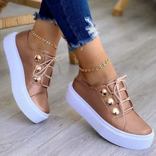 Afbeelding in Gallery-weergave laden, Casual sneakers met nageldecoratie