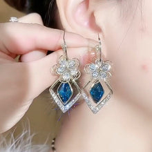 Afbeelding in Gallery-weergave laden, Bloem Zirkoon Rhombic Sapphire Drop Oorbellen