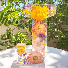 Afbeelding in Gallery-weergave laden, Bloemen hars nachtlampje