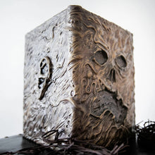Afbeelding in Gallery-weergave laden, Necronomicon-decoratie