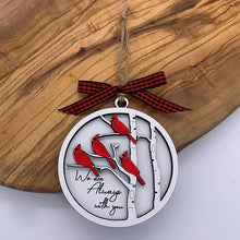 Afbeelding in Gallery-weergave laden, Handgemaakt Herdenkings Ornament met Kardinalen