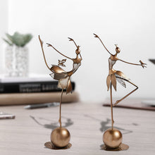 Afbeelding in Gallery-weergave laden, Charmant dansend tuinmeisje