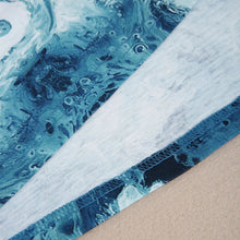 Afbeelding in Gallery-weergave laden, Mini-jurk met V-hals en blauwe print