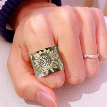 Afbeelding in Gallery-weergave laden, Golden Sunflower Wide Band Silver Ring