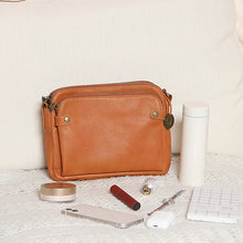 Afbeelding in Gallery-weergave laden, Drielaagse leren schouder- en handtas van leer