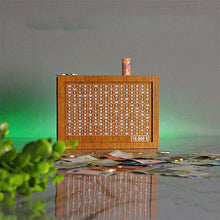 Afbeelding in Gallery-weergave laden, Houten spaarpot met teller