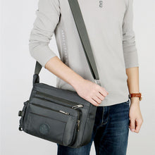 Afbeelding in Gallery-weergave laden, Waterproof Multifunctional Classic Crossbody Bag