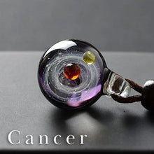 Afbeelding in Gallery-weergave laden, Kosmische sterrenhemel glazen kralen hanger ketting