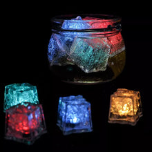 Afbeelding in Gallery-weergave laden, LED ijsblokjeslamp (12stuks)
