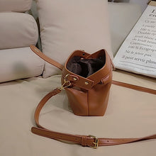 Afbeelding in Gallery-weergave laden, Gouden mini-crossbodytas geel