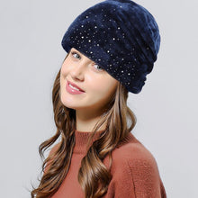 Afbeelding in Gallery-weergave laden, Zachte winter muts met strass steentjes