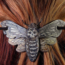 Afbeelding in Gallery-weergave laden, Death Moth/Skull Hair Pin Stick Slide met Faux Bone