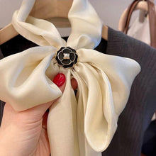 Afbeelding in Gallery-weergave laden, Camellia Sjaal Ggesp