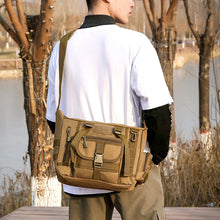 Afbeelding in Gallery-weergave laden, Waterdichte tactische militaire crossbodytas met meerdere zakken