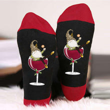 Afbeelding in Gallery-weergave laden, Gnome wijnglas Unisex Crew sokken