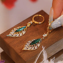 Afbeelding in Gallery-weergave laden, Modieuze smaragdgroene diamanten oorbellen