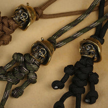 Afbeelding in Gallery-weergave laden, Skelet Soldaat Paracord Sleutelhanger