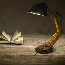Afbeelding in Gallery-weergave laden, Digger Bureaulamp Unieke Tafellamp LED