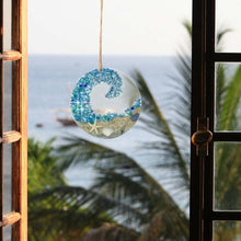 Afbeelding in Gallery-weergave laden, 🌊Zeeglas suncatcher - oceaan verpletterende golf strandornament