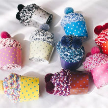 Afbeelding in Gallery-weergave laden, Pom Pom Cupcake Sokken