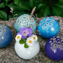 Afbeelding in Gallery-weergave laden, handgemaakte vaas bloem stenen tafel decor