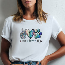 Afbeelding in Gallery-weergave laden, Peace, Love & Dogs T-shirt