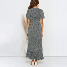 Afbeelding in Gallery-weergave laden, Boho zomerjurk met V-hals en stippen