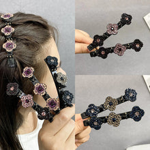 Afbeelding in Gallery-weergave laden, Haarclip met drie bloemen aan de zijkant