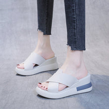 Afbeelding in Gallery-weergave laden, Damespantoffels en sandalen met open teen en vismond