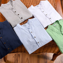 Afbeelding in Gallery-weergave laden, Linnen zomerhemd van linnen chinoserie voor heren met knopen