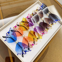 Afbeelding in Gallery-weergave laden, Zonnebril met diamanten vlinder
