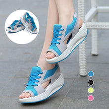 Afbeelding in Gallery-weergave laden, Muffin-sandalen met uitgesneden veters en contrasterende panelen