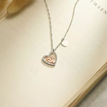 Afbeelding in Gallery-weergave laden, Baby Voeten Hart Hanger Ketting