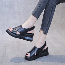 Afbeelding in Gallery-weergave laden, Damespantoffels en sandalen met open teen en vismond