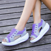 Afbeelding in Gallery-weergave laden, Muffin-sandalen met uitgesneden veters en contrasterende panelen