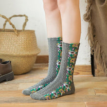 Afbeelding in Gallery-weergave laden, 🧦🪻Vintage geborduurde bloemensokken (5 paar)
