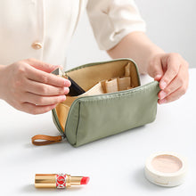 Afbeelding in Gallery-weergave laden, Make-uptasje voor op reis voor dames