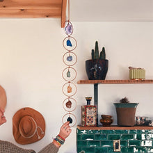 Afbeelding in Gallery-weergave laden, Raw Crystal 7 Chakra Gemstone Wall Decor