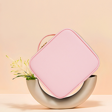 Afbeelding in Gallery-weergave laden, Makeup Bag with LED Mirror