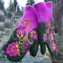 Afbeelding in Gallery-weergave laden, Borduurwanten met kerstbloemen