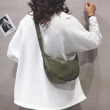 Afbeelding in Gallery-weergave laden, Crossbodytas met halve maan