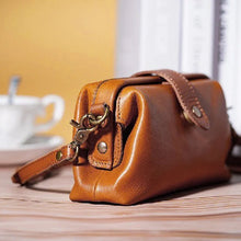 Afbeelding in Gallery-weergave laden, Gouden mini-crossbodytas geel
