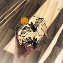 Afbeelding in Gallery-weergave laden, Halloween Vleermuizen | Druppelolie Zonnebloem | Decoratief Hangend Ornament