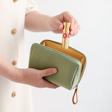 Afbeelding in Gallery-weergave laden, Make-uptasje voor op reis voor dames