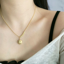 Afbeelding in Gallery-weergave laden, Geometrische smiley ketting