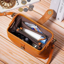 Afbeelding in Gallery-weergave laden, Gouden mini-crossbodytas geel