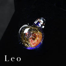 Afbeelding in Gallery-weergave laden, Kosmische sterrenhemel glazen kralen hanger ketting
