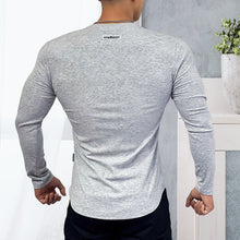 Afbeelding in Gallery-weergave laden, Sport-T-shirt met V-hals en lange mouwen