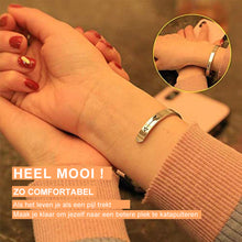 Afbeelding in Gallery-weergave laden, Innerlijke gegraveerde inspirerende manchet armband Bangle